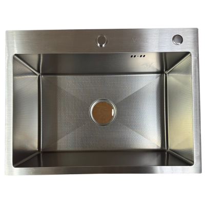 Кухонна мийка VIOR HandMade 60x45 Сатин Декор (Товщина 3.0/1,0 мм + корзина, дозатор та сифон в комплекті) Кухонна мийка VIOR HandMade 60x45 Сатин Декор (Товщина 3.0/1,0 мм + корзина, дозатор та сифон в комплекті)